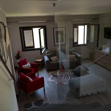 Holiday home Ritratto Di Donna Lerici