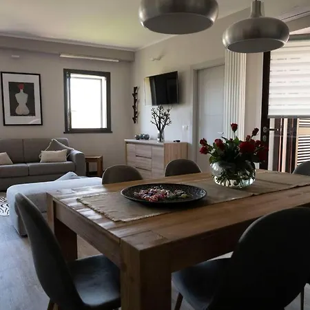 Holiday home Ritratto Di Donna Lerici